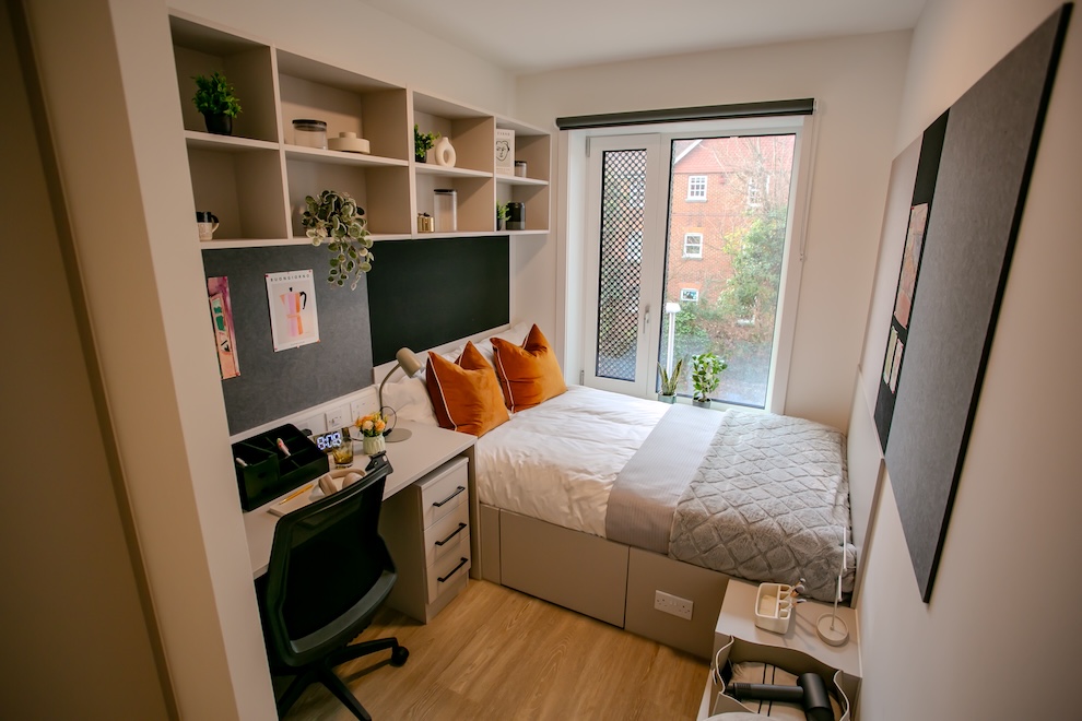 Signal House bedroom